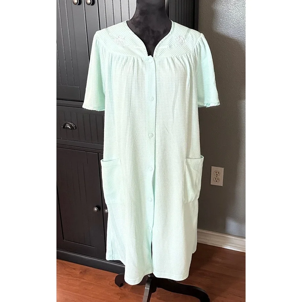 ADONNA Waffle Knit Robe Medium Mint Green Button Front‎ Lounge Housecoat